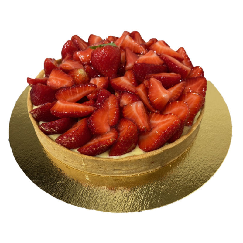 goudkarton met zanddeeg, patisseriecreme en aardbeien
